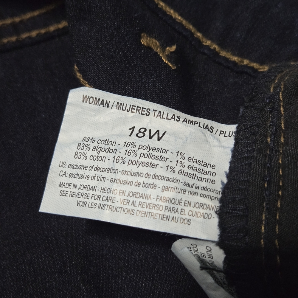 Gloria Vanderbilt Amanda Jeans All Around Slimming Effect Denim Capri, 18 W - Picture 9 of 14